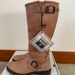 Frye Veronica Slouch (Taupe) size 8.5